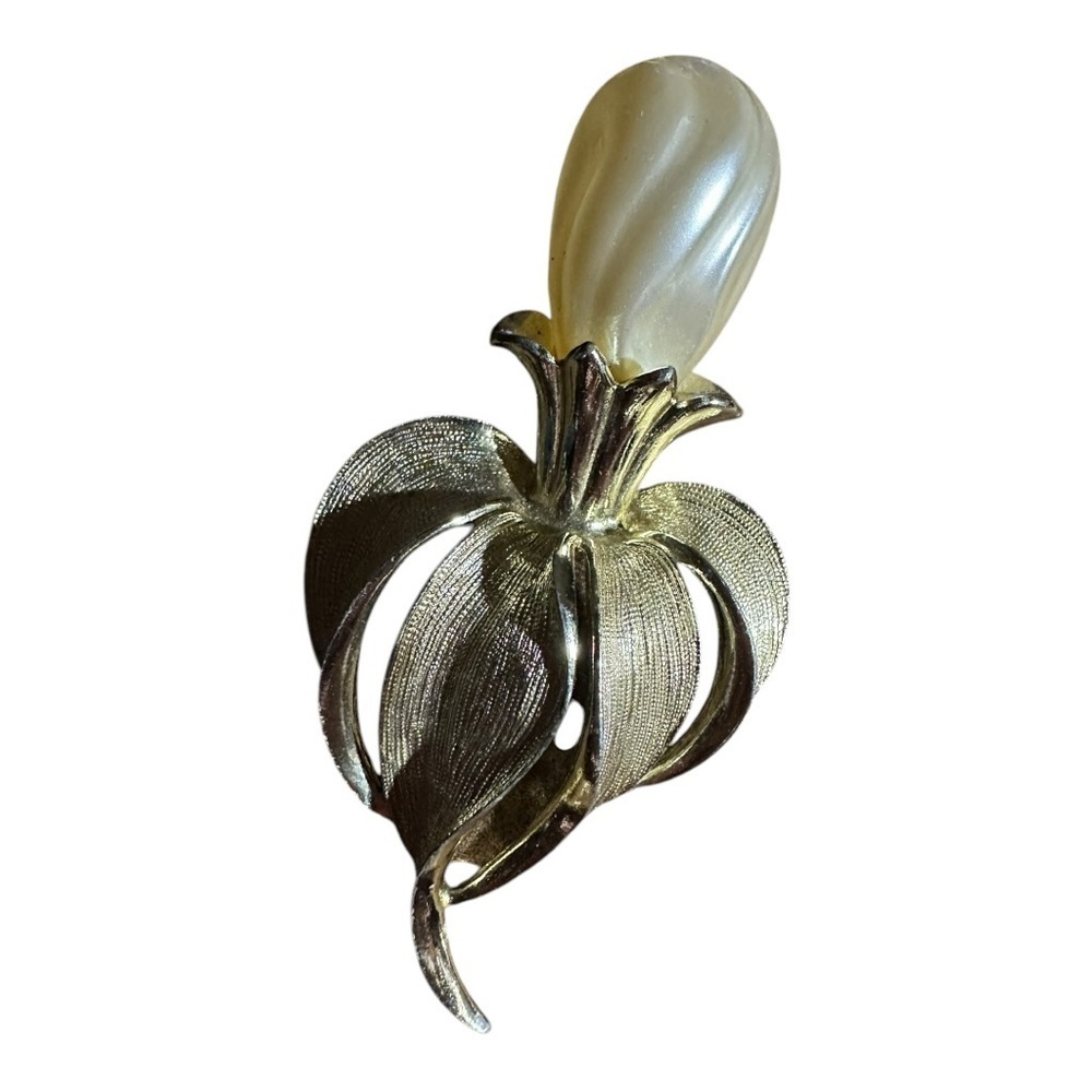 Sarah Coventry “Fantasy Flower” Large Baroque Faux Pearl Brooch VTG 1960 # 0703